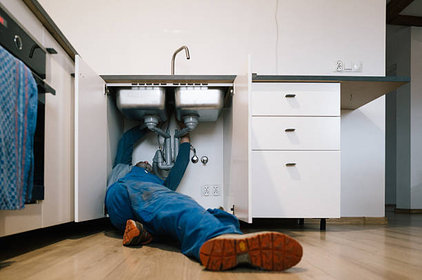 Professional Leak Detection technician working in Crystal Springs, FL